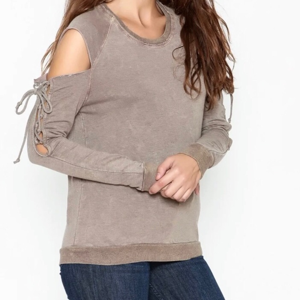 Project Social T top